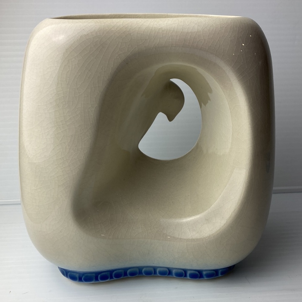 Bluebird vase - Picture 2 of 5